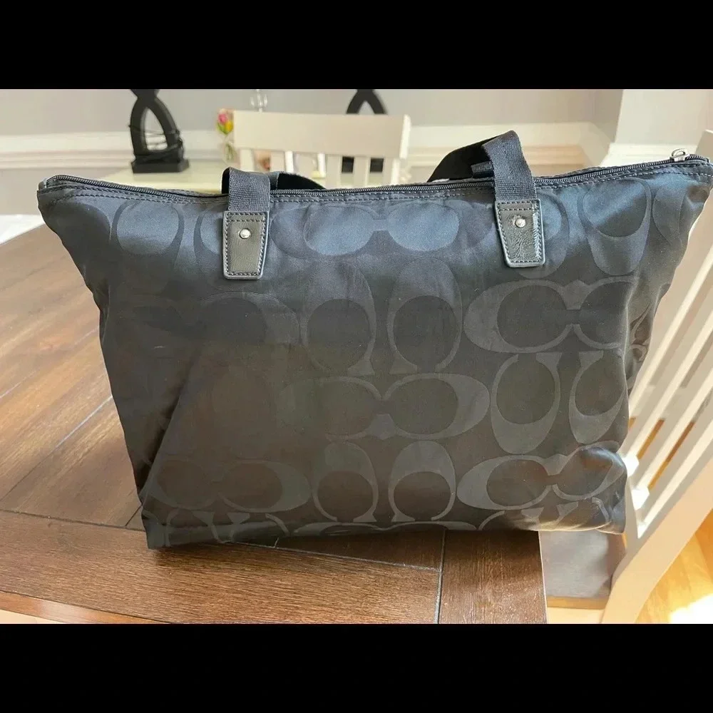 Coach logo tote bag
